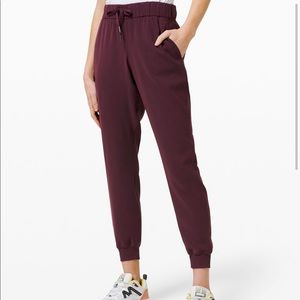 Lululemon On the fly joggers - woven 28”